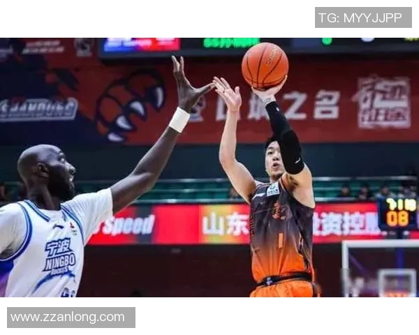 姓龙的篮球明星们在赛场上的精彩表现与传奇故事